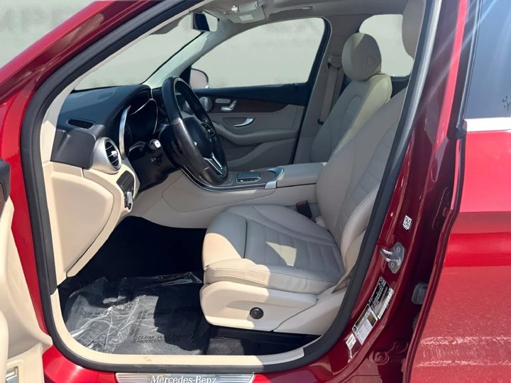 Mercedes-Benz GLC 300, Spyne 4