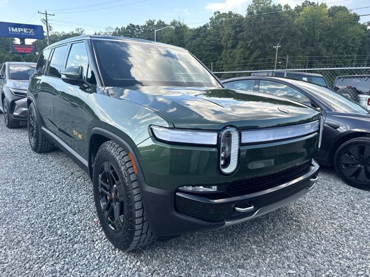 Rivian R1S, Your photo 1