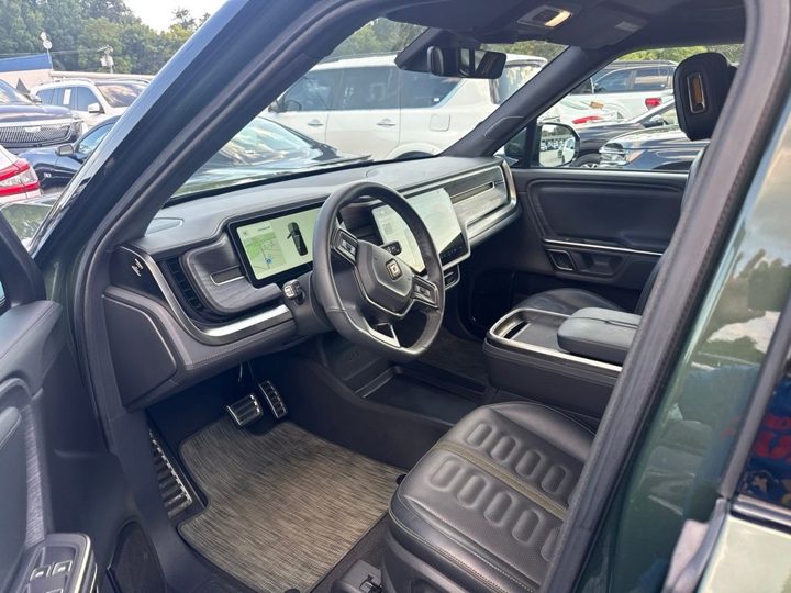 Rivian R1S, Your photo 2