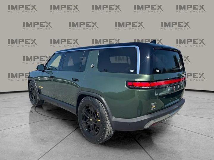 Rivian R1S, Spyne 3