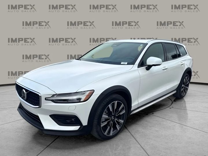 Volvo V60 Cross Country, Spyne 1